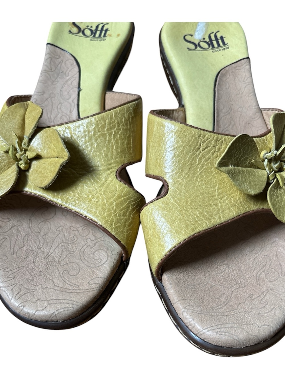 Sofft Women's Mustard Yellow Slide Sandals with Floral Accent - Picture 4 of 9